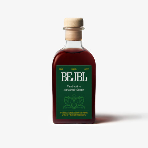 Vinný ocet se smrkovými výhonky